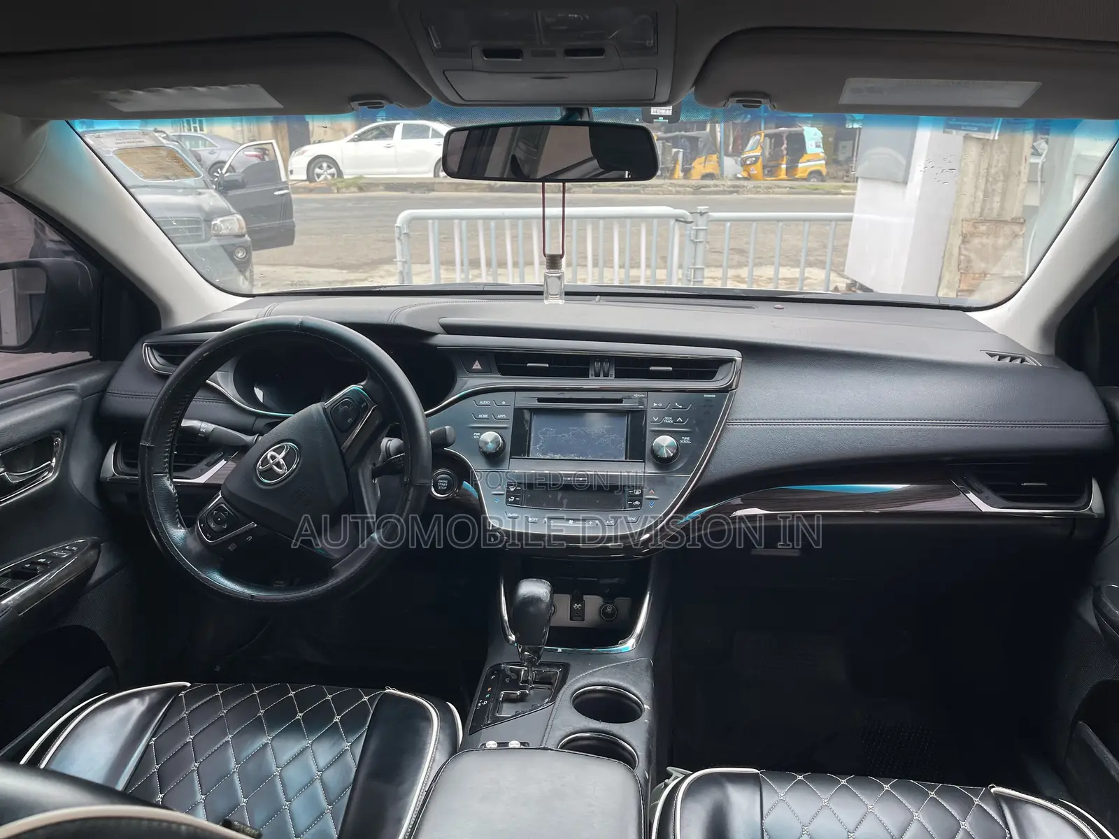 Toyota Avalon XLE Premium 4dr Sedan (3.5L 6cyl 6A) 2015 Silver