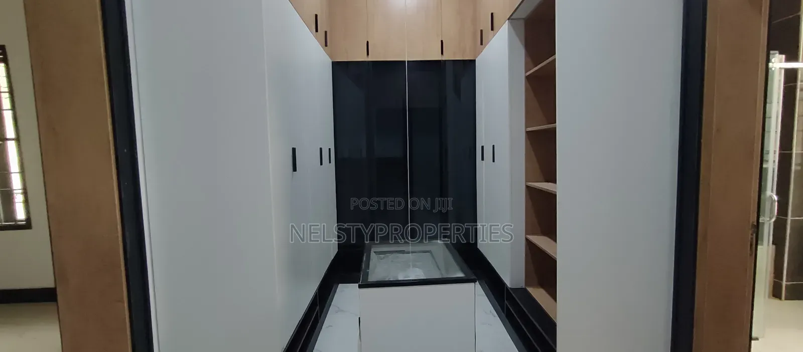 7bdrm Mansion in Efab Metropolis, Gwarinpa for sale