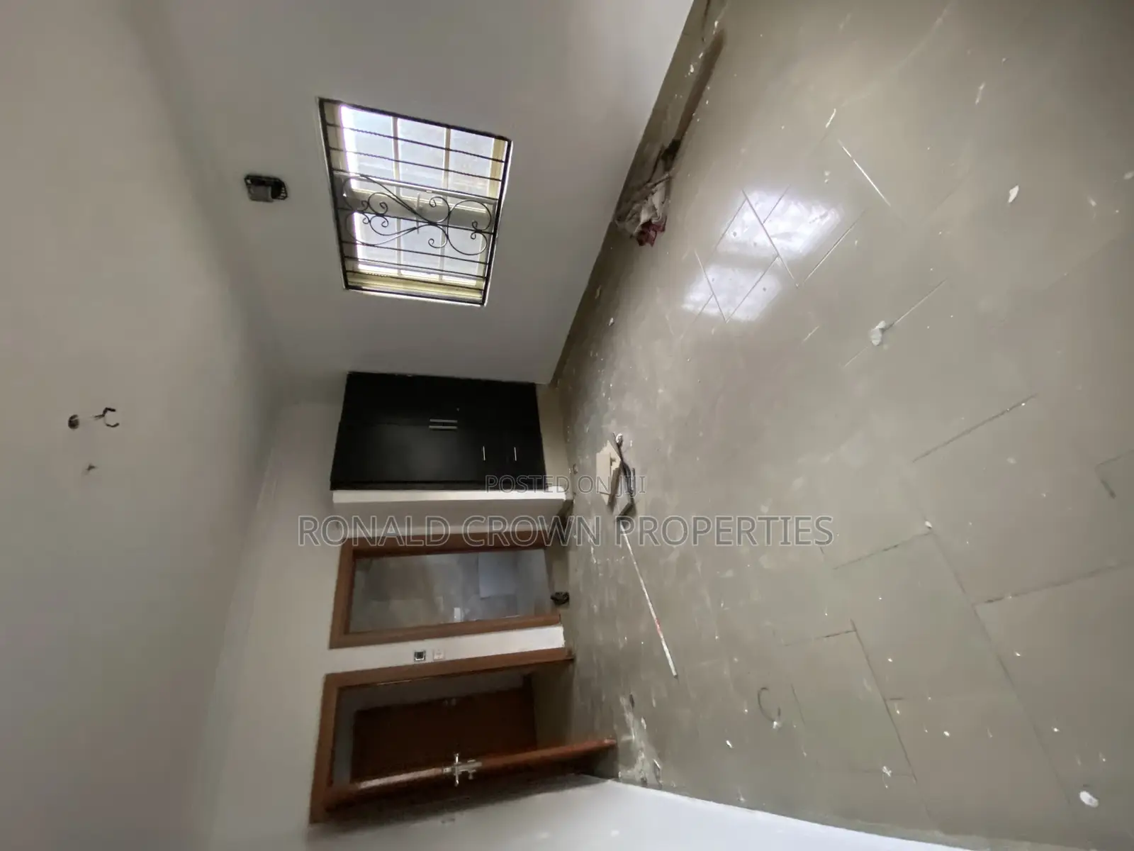 3bdrm Apartment in Ago Palace for rent
