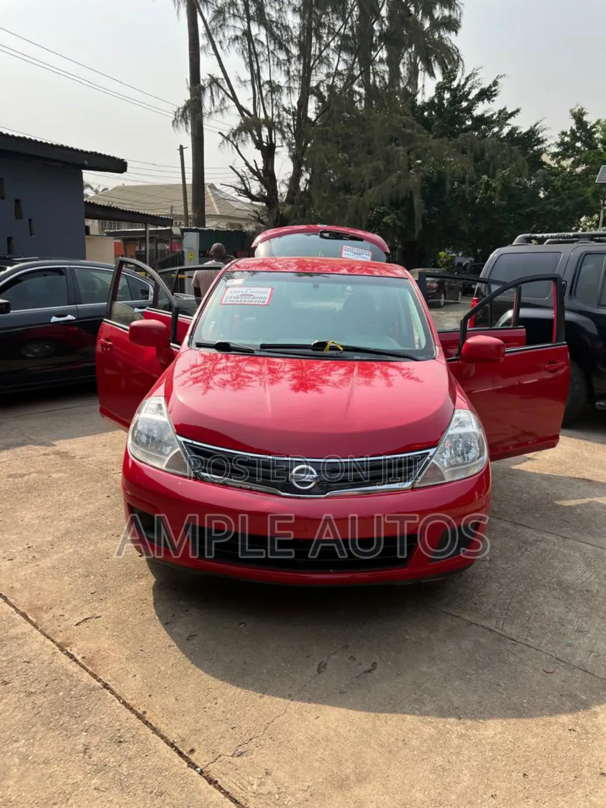 Nissan Versa 2010 Red