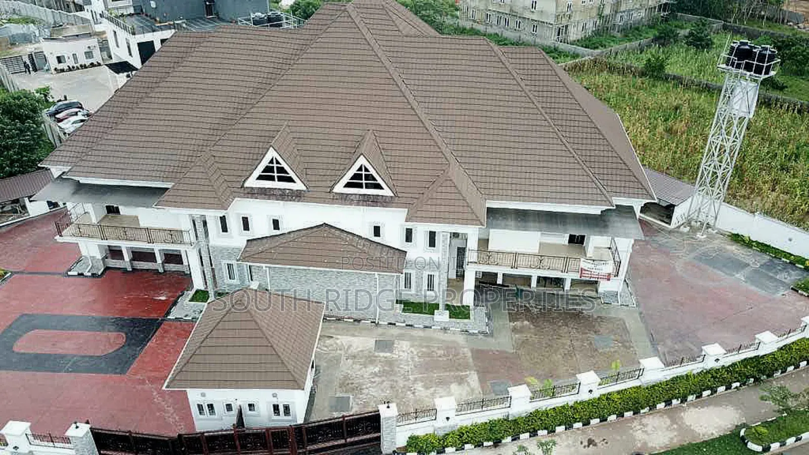 5bdrm Duplex in Guzape District for sale