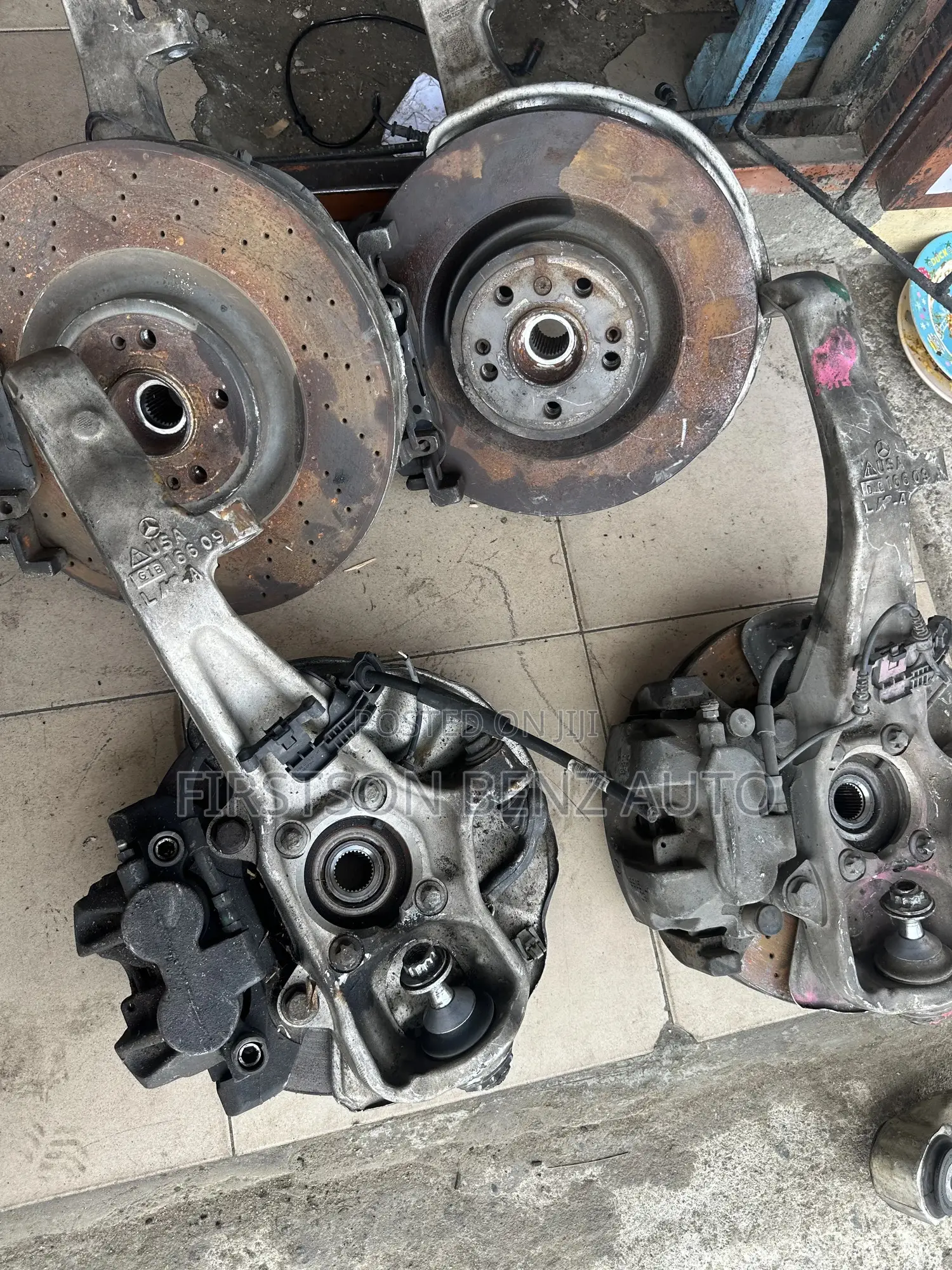 Mercedes Benz Gle63, Ml350 and Gl550 Complete Front Hub