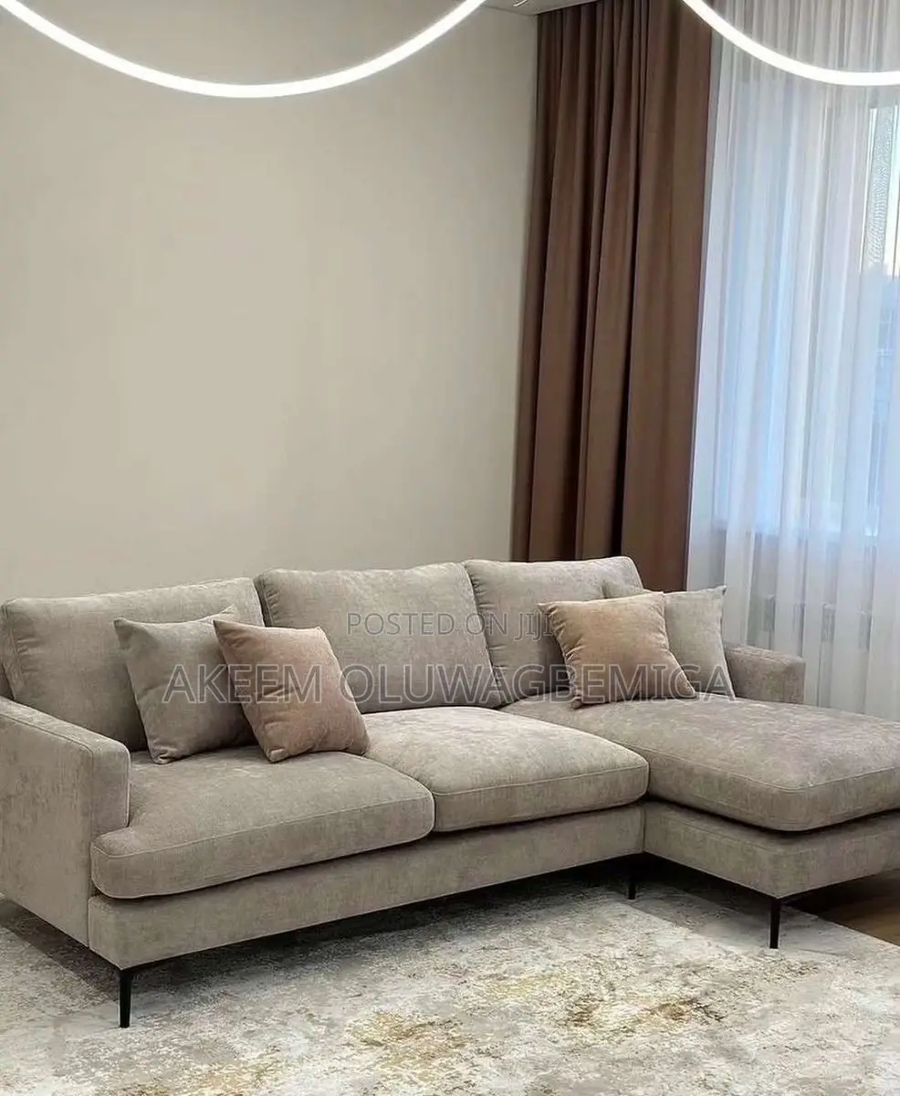 L Shaped Chairs With Pillows