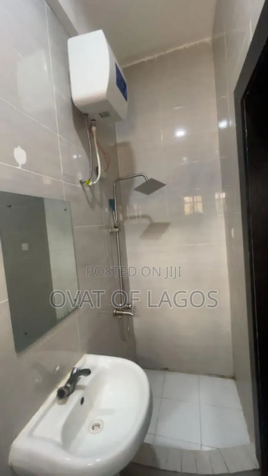 Furnished 1bdrm Apartment in Osapa london for rent