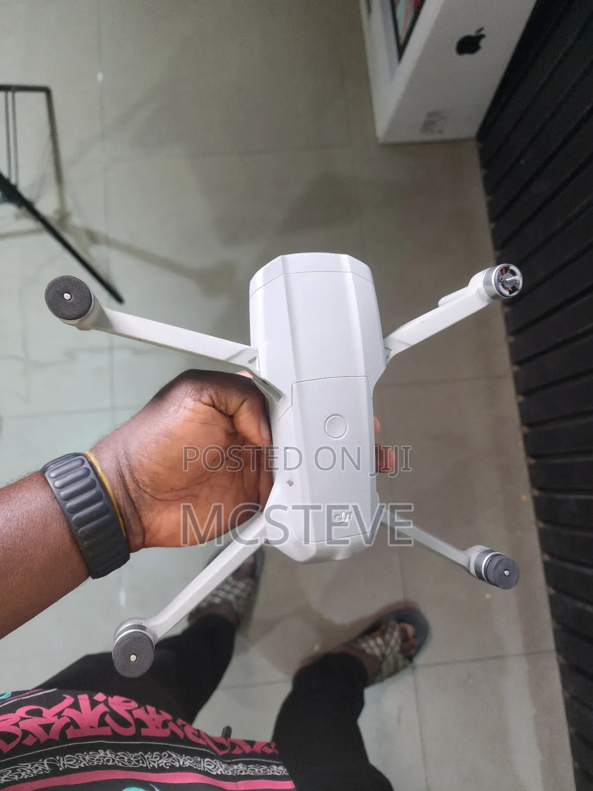 Dji Air 2 Drone With 2 Batteries and Charging Hub