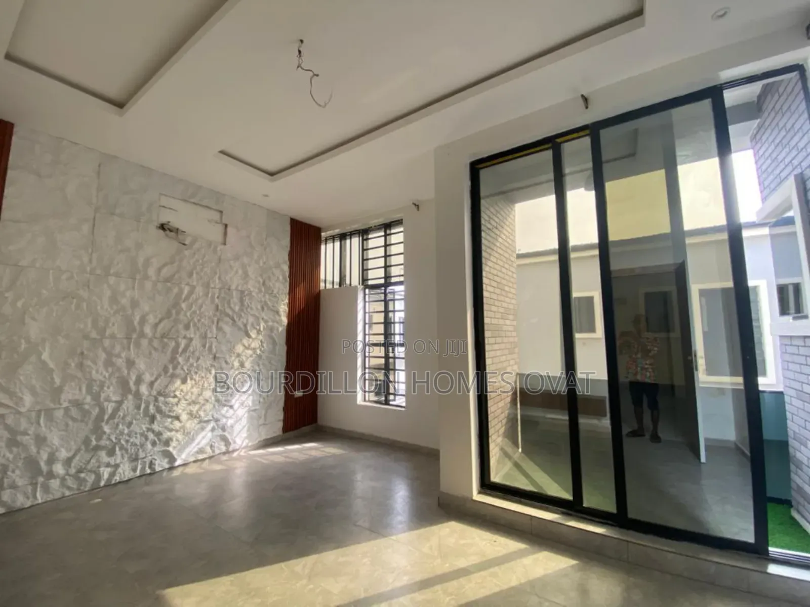 4bdrm Duplex in Harris Drive By Vgc for rent