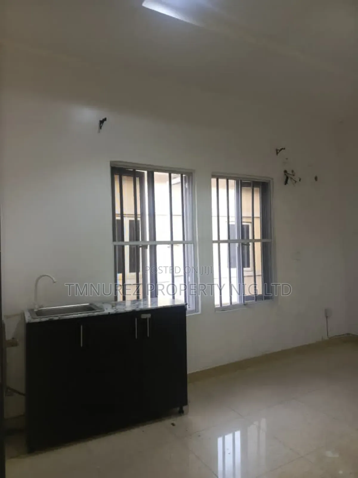 Studio Apartment in Chevy Vview, Chevron for rent