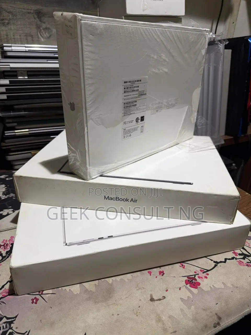 New Laptop Apple MacBook Air 2023 M2 8GB Apple M2 SSD 512GB
