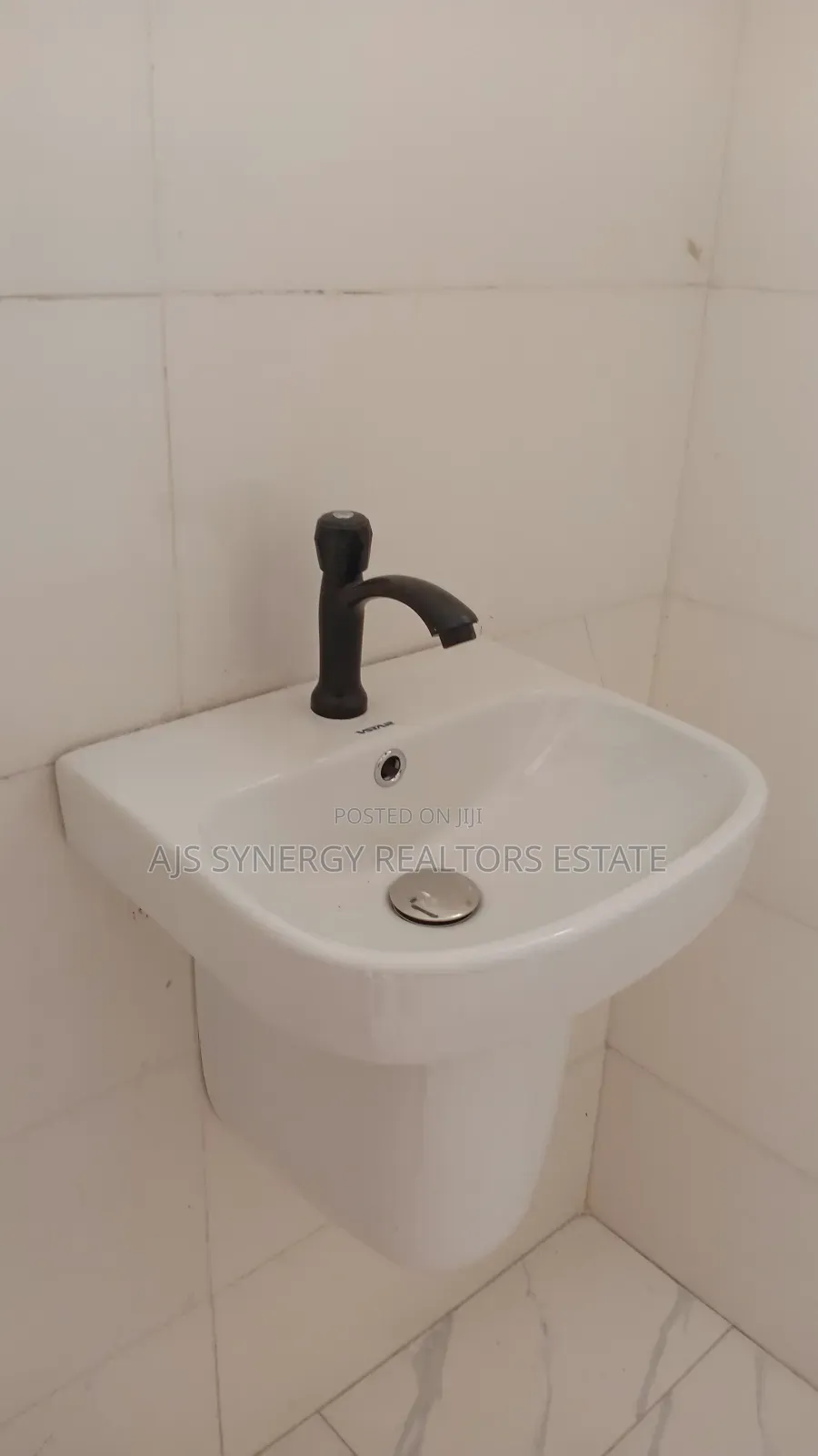 5bdrm Duplex in VGC / Ajah for sale
