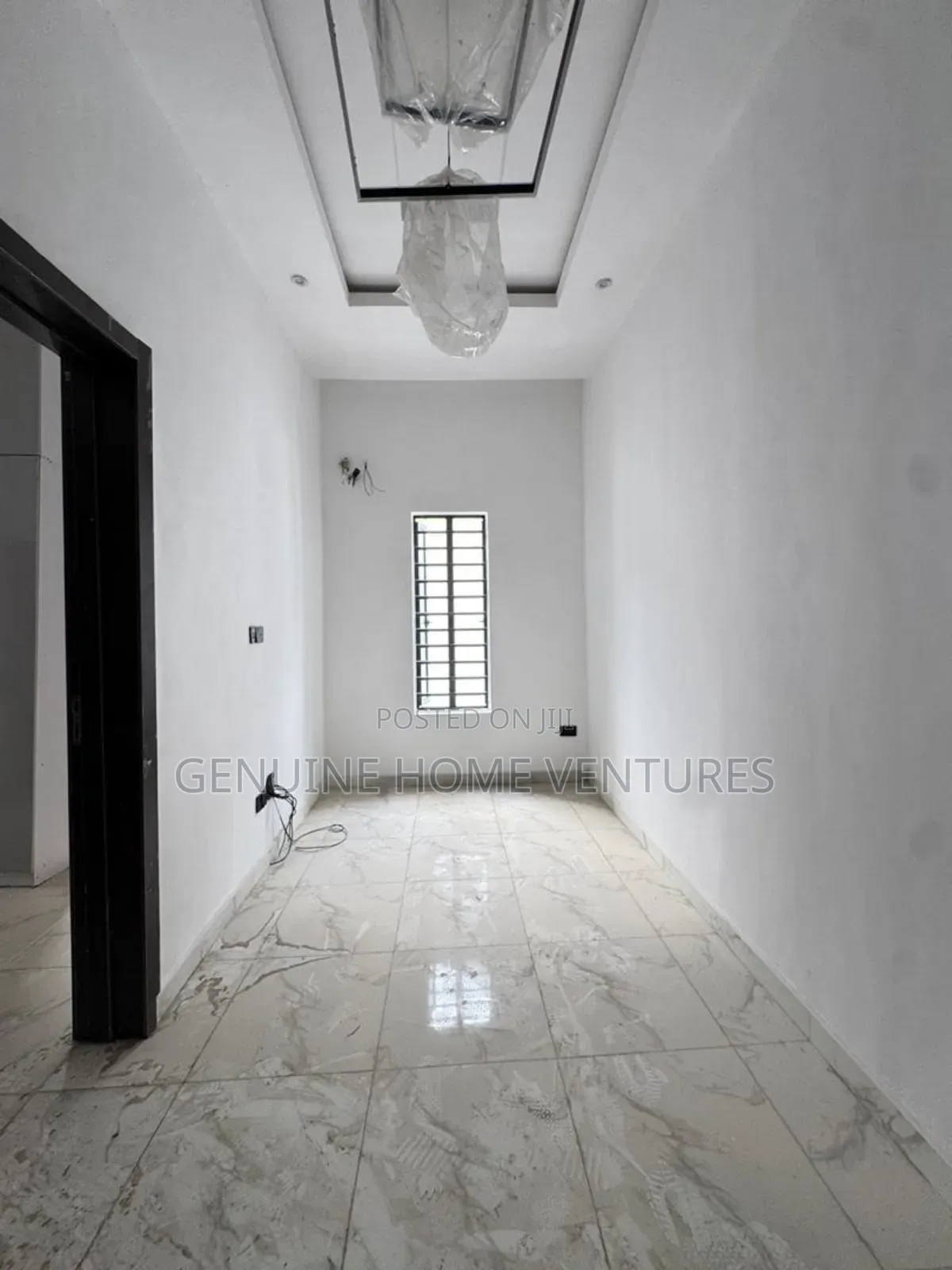 5bdrm Duplex in Osapa for sale