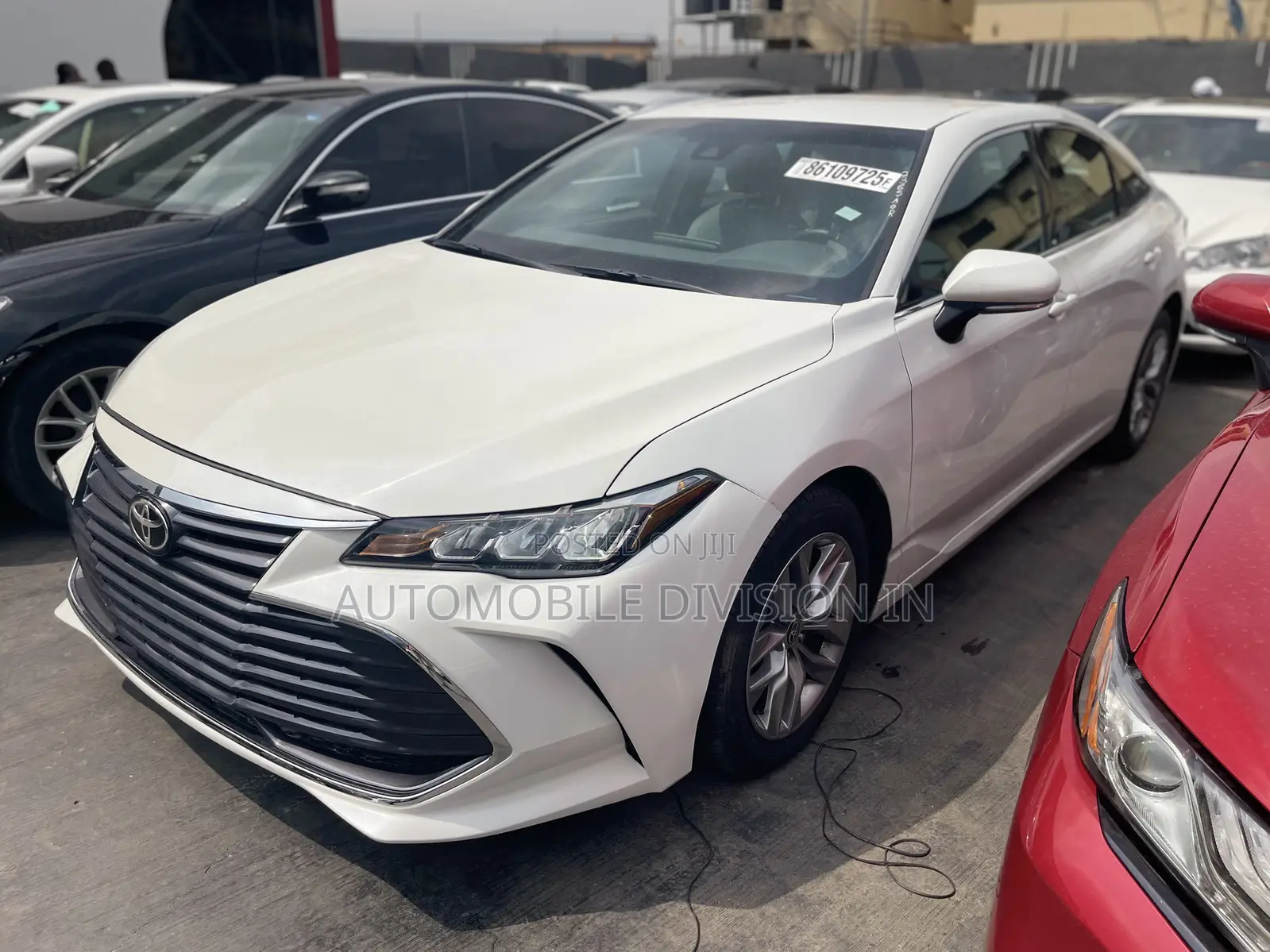Toyota Avalon XLE 2021 White