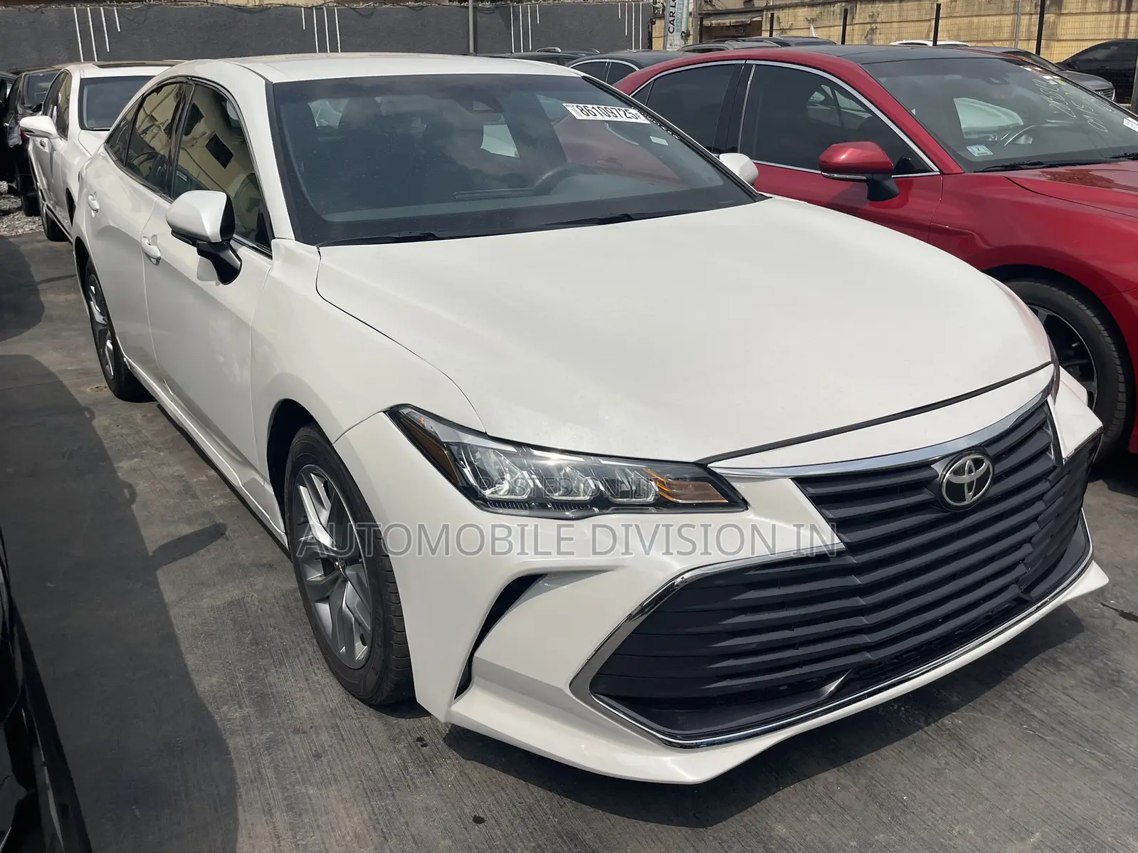 Toyota Avalon XLE 2021 White