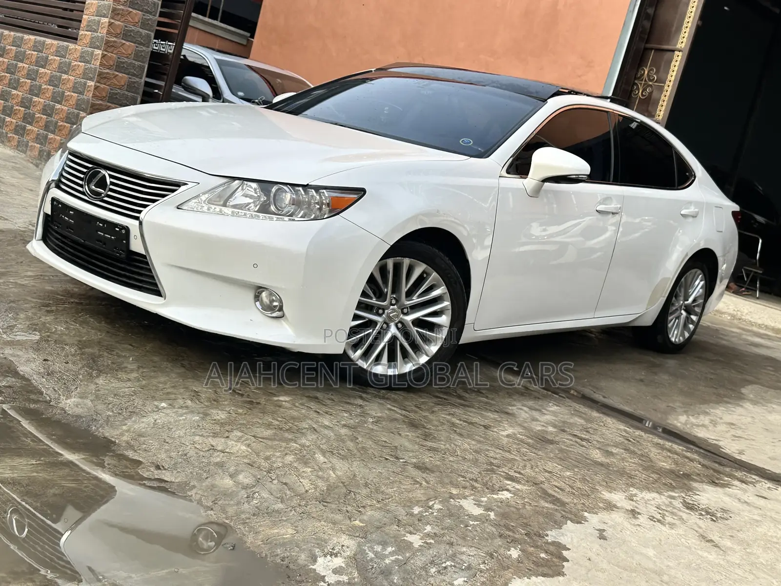 Lexus ES 350 FWD 2013 White