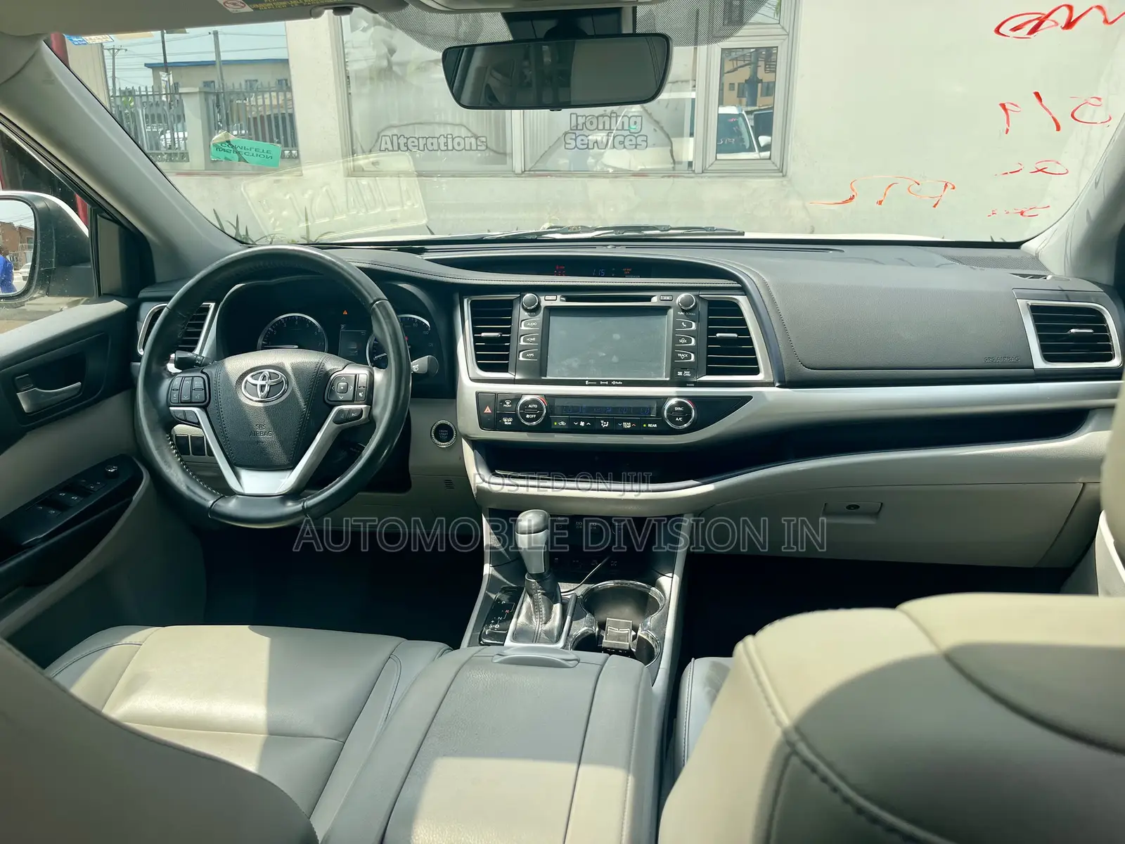 Toyota Highlander XLE 2019 White