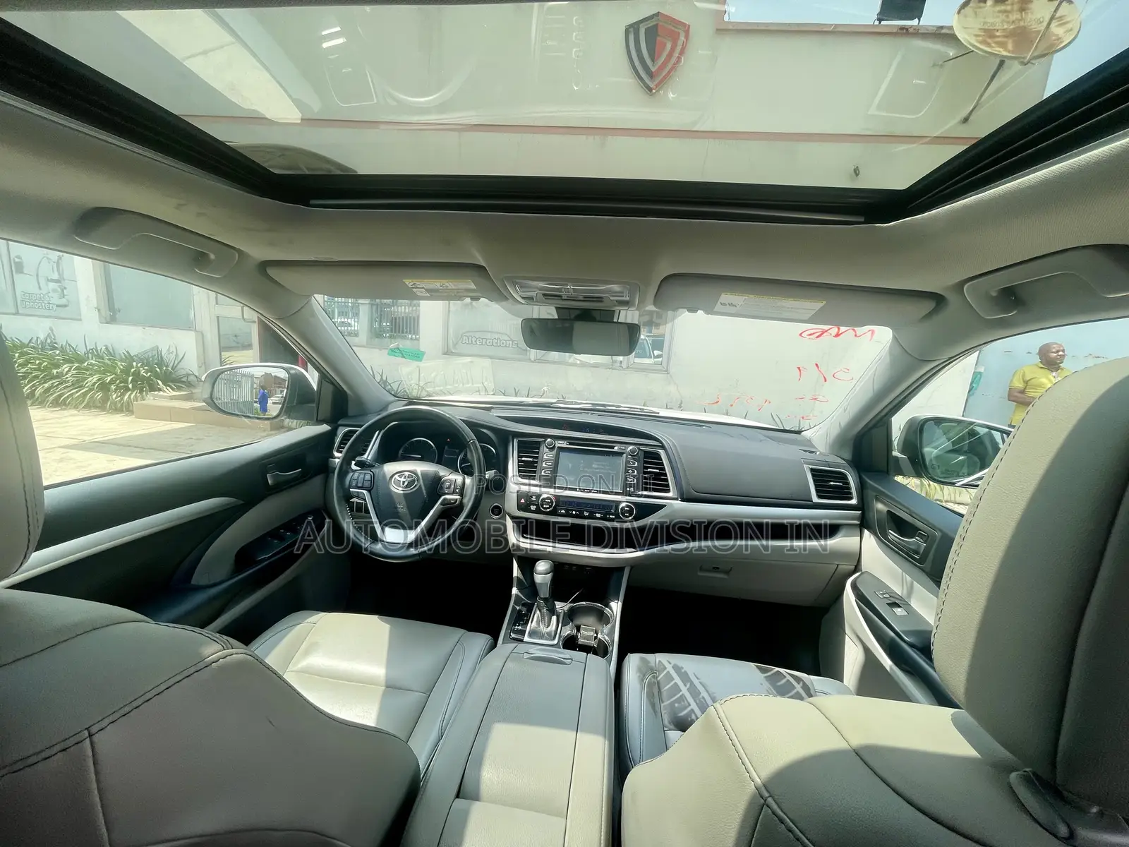 Toyota Highlander XLE 2019 White
