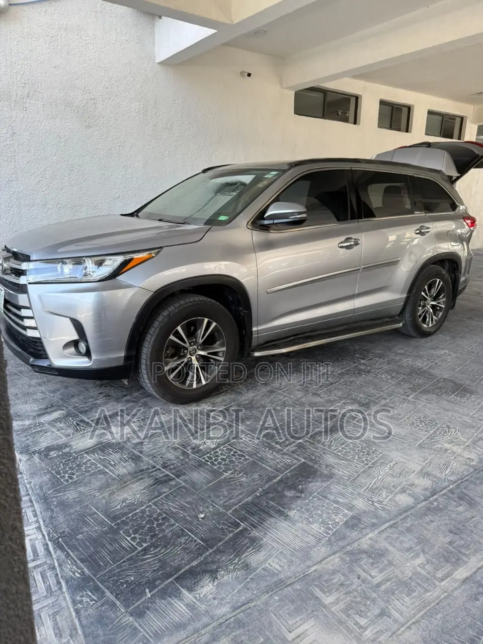Toyota Highlander XLE 4x4 V6 (3.5L 6cyl 8A) 2017 Silver