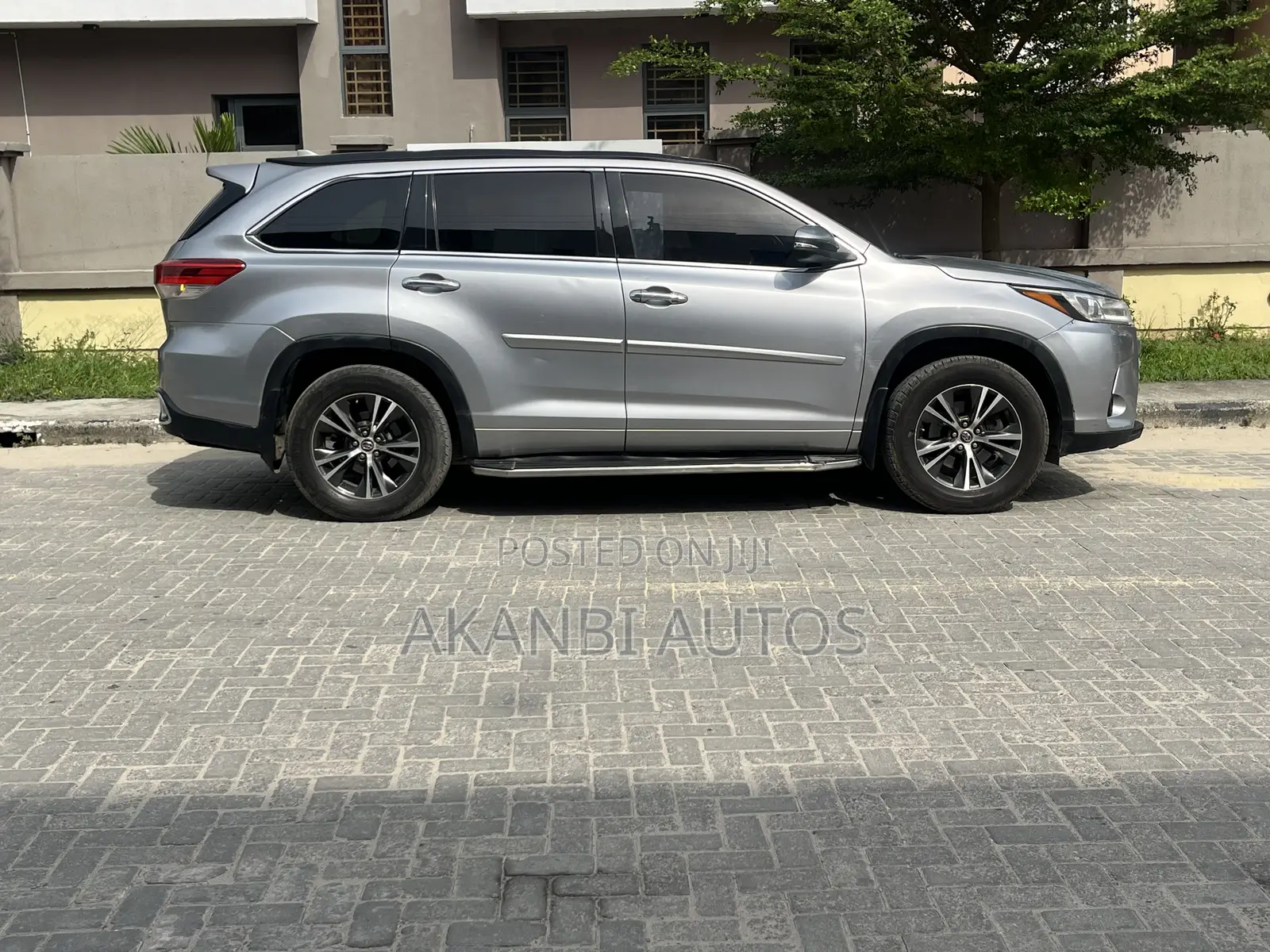 Toyota Highlander XLE 4x4 V6 (3.5L 6cyl 8A) 2017 Silver