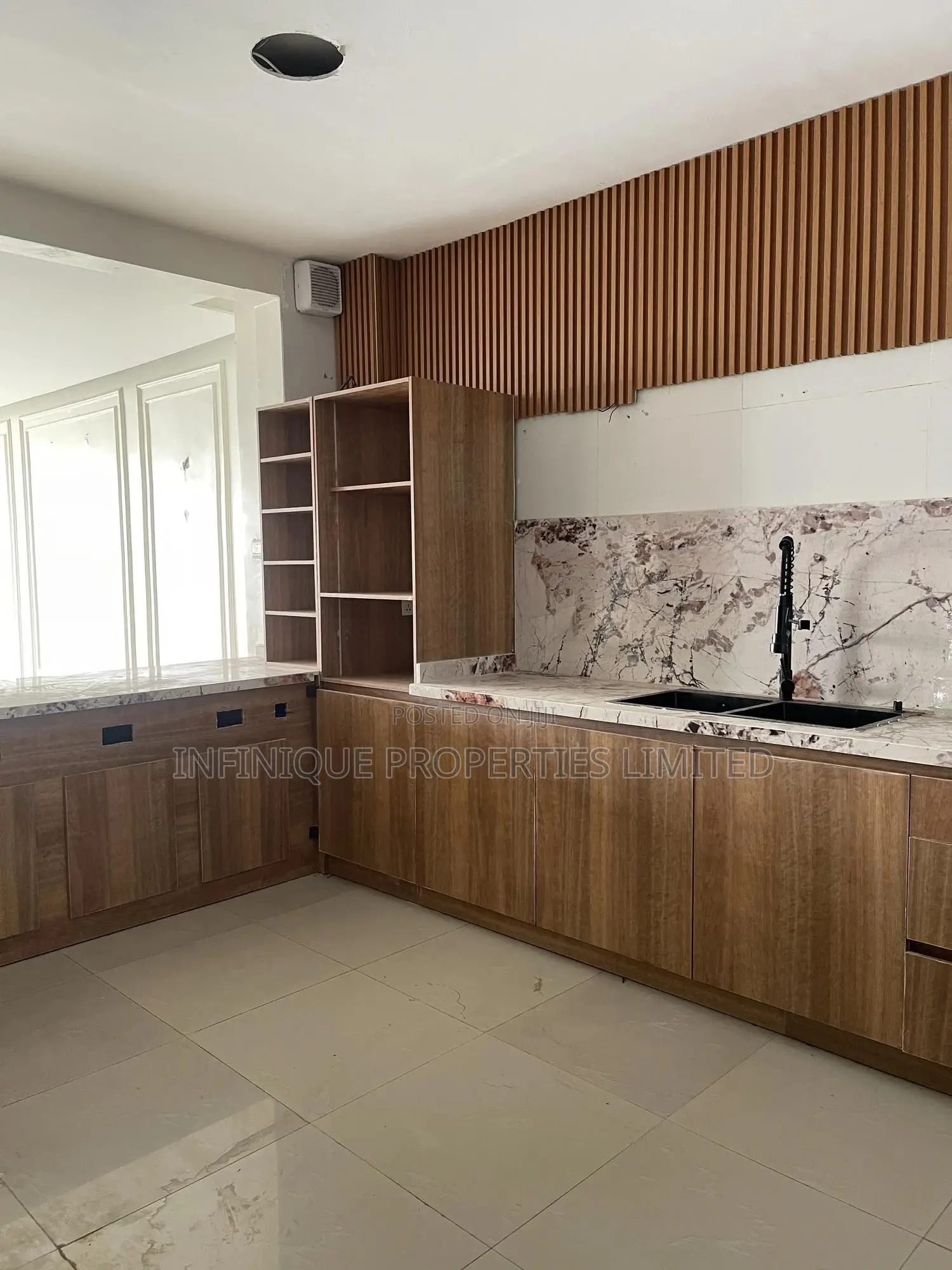 3bdrm Apartment in Lekki Phase 1 for rent