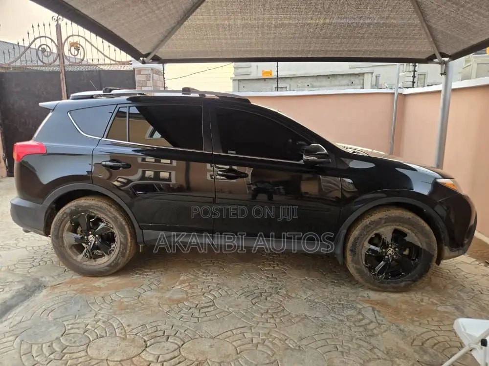 Toyota RAV4 XLE 4dr SUV AWD (2.5L 4cyl 6A) 2015 Black