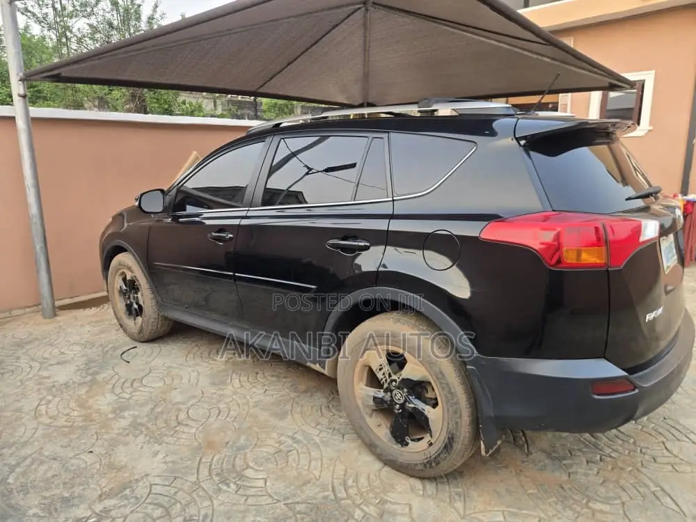 Toyota RAV4 XLE 4dr SUV AWD (2.5L 4cyl 6A) 2015 Black