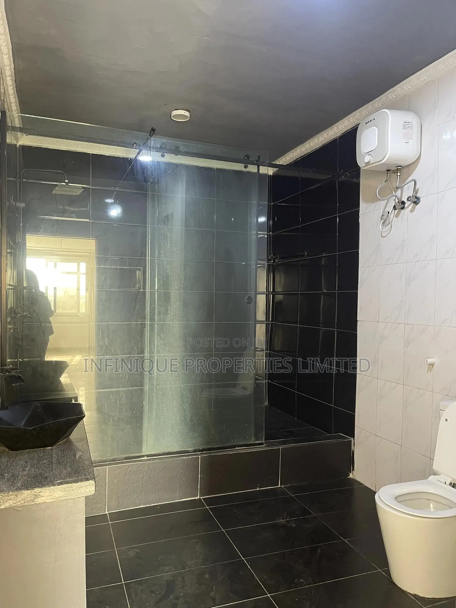 3bdrm Apartment in Lekki Phase 1 for rent