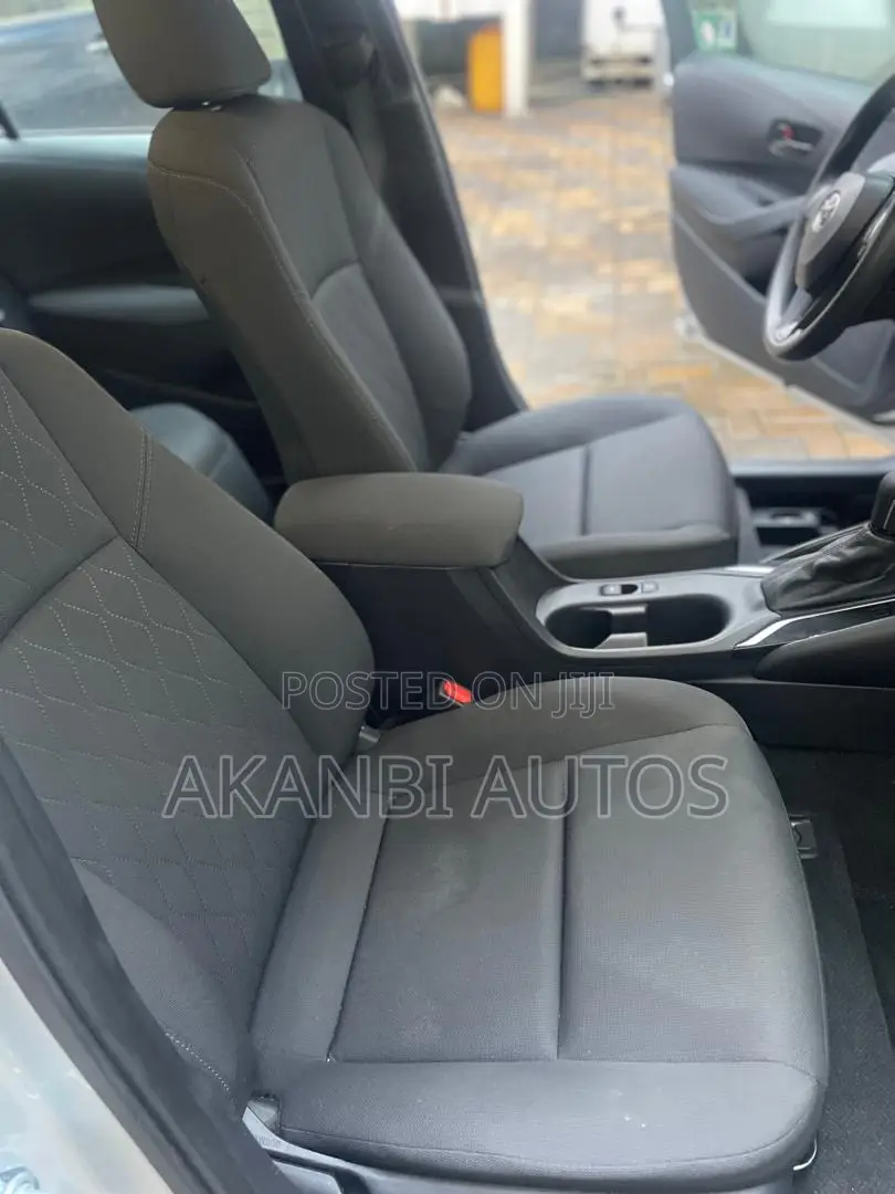 Toyota Corolla 2025 Silver