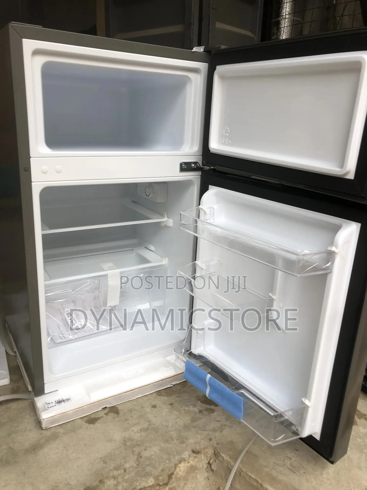 Hisense Table Top Double Door 95l