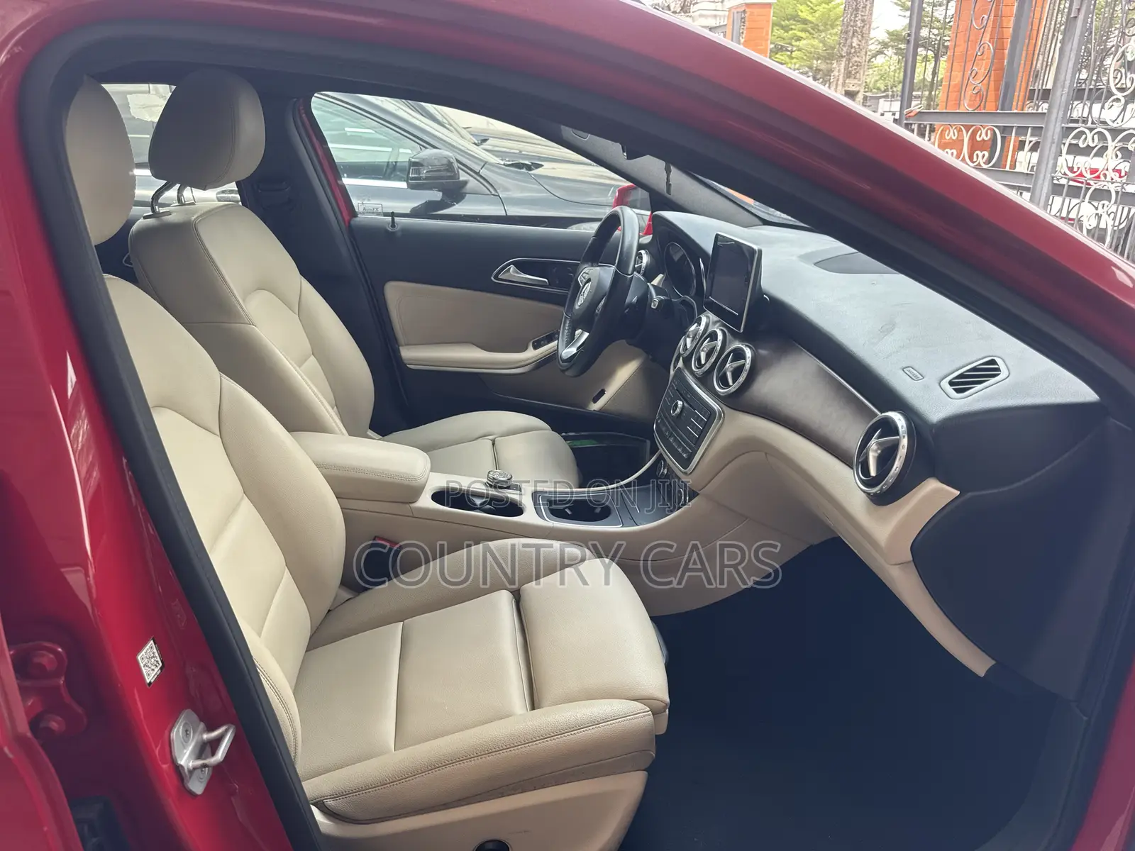 Mercedes-Benz GLA 250 2017 Red