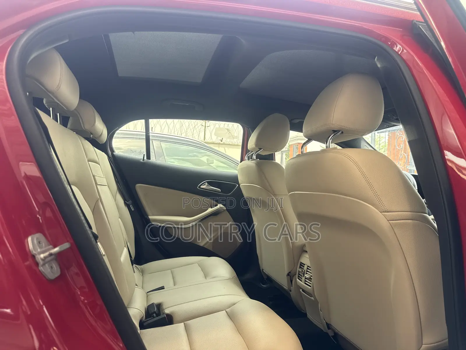 Mercedes-Benz GLA 250 2017 Red