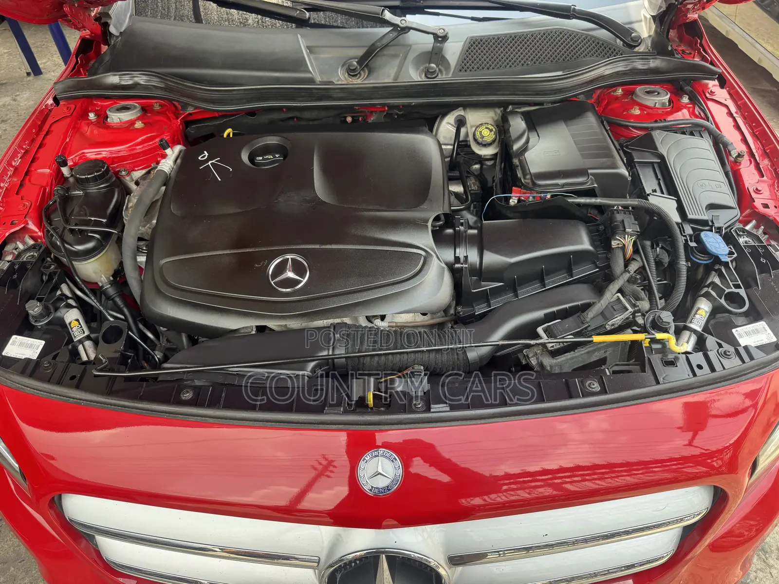 Mercedes-Benz GLA 250 2017 Red