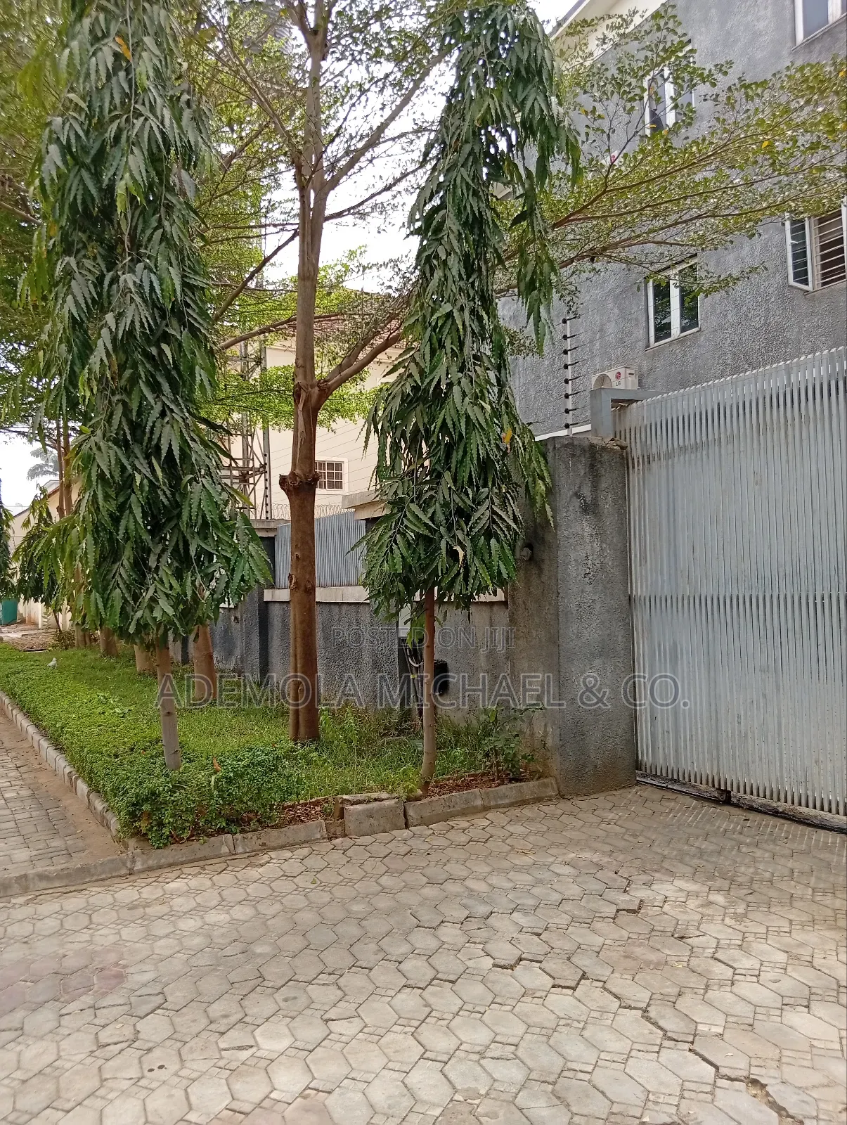 4bdrm Townhouse/Terrace in Wuye District Abuja for sale
