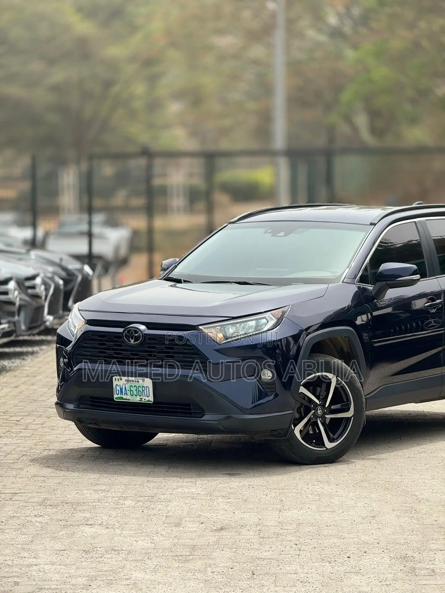 Toyota RAV4 XLE FWD 2020 White