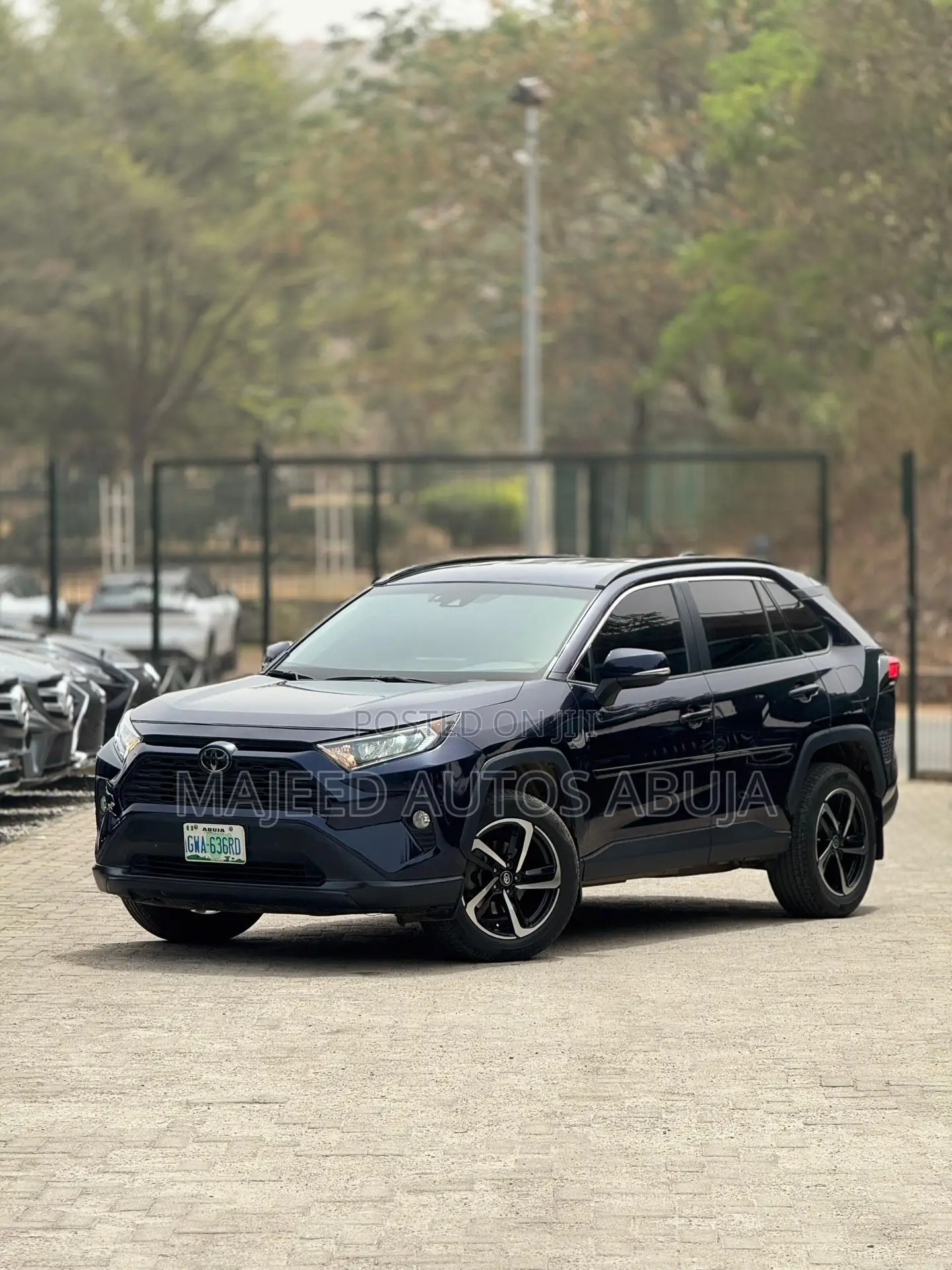 Toyota RAV4 XLE FWD 2020 White