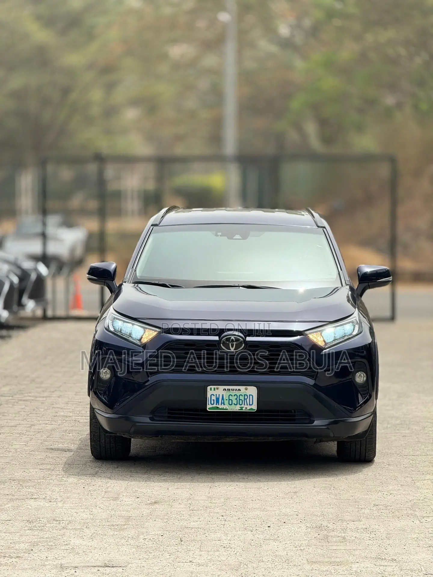 Toyota RAV4 XLE FWD 2020 White