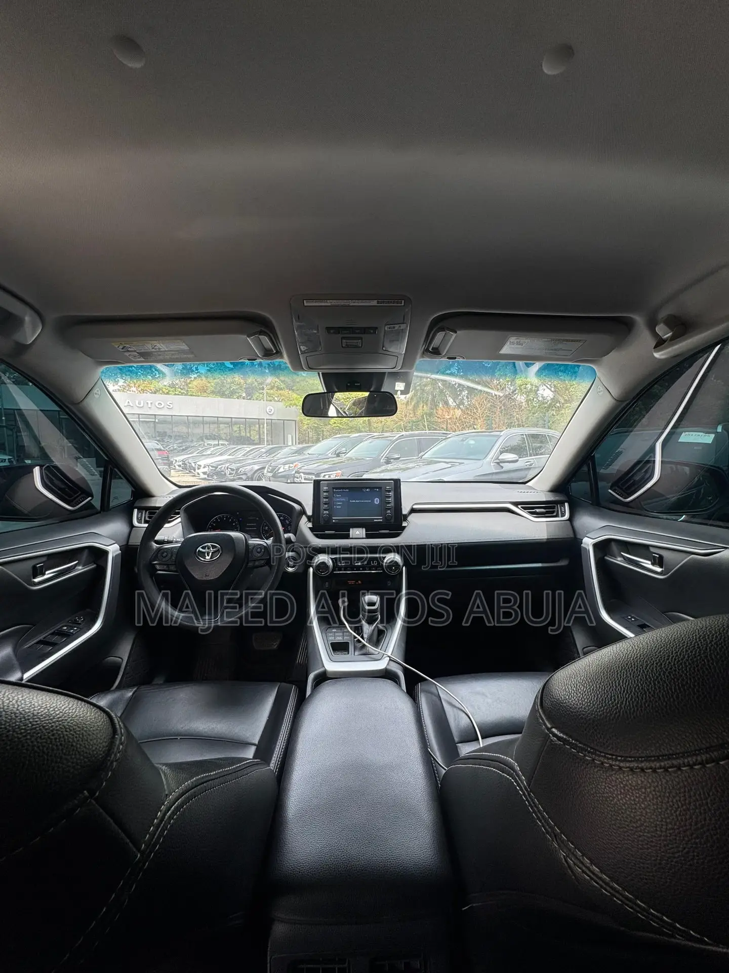 Toyota RAV4 XLE FWD 2020 White
