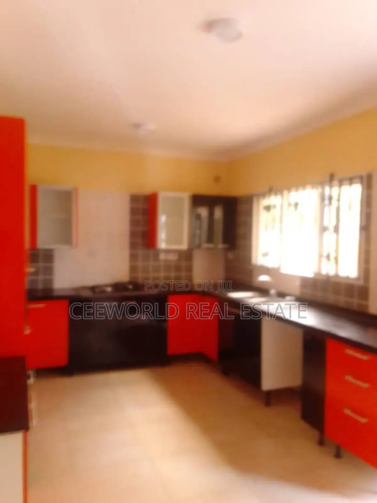 4bdrm Duplex in Jericho Gra for rent