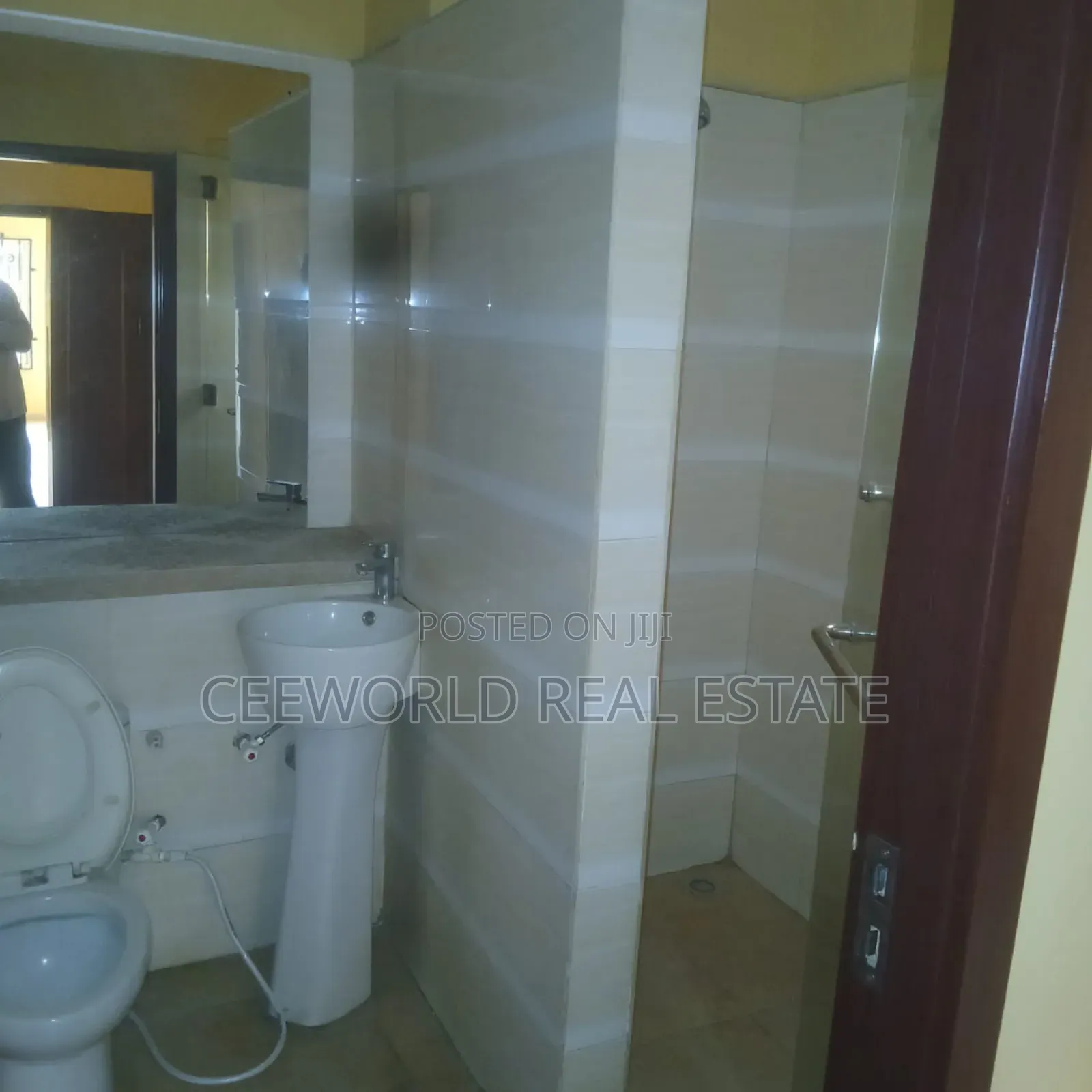4bdrm Duplex in Jericho Gra for rent