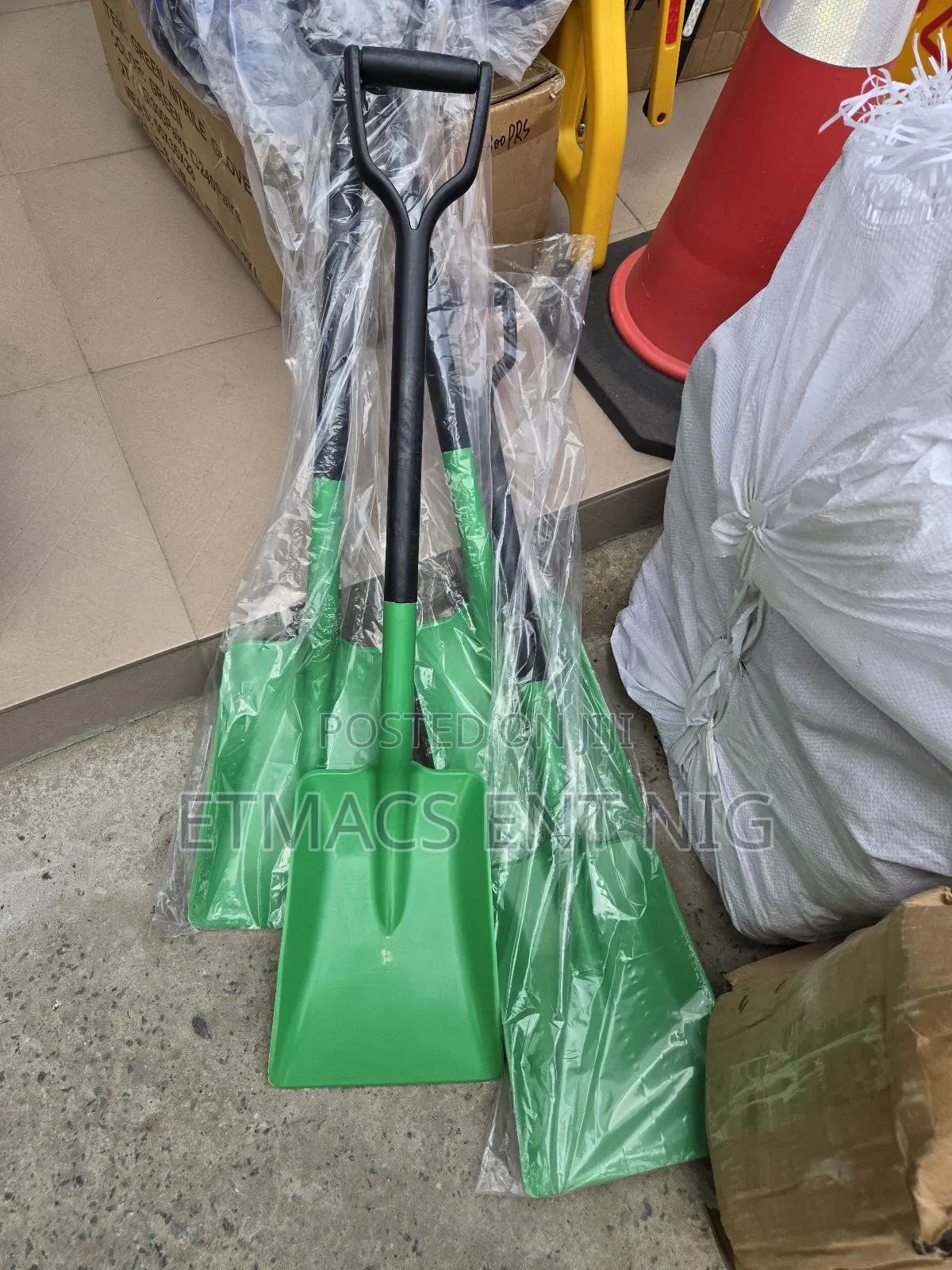 Non Spark Plastic Shovel