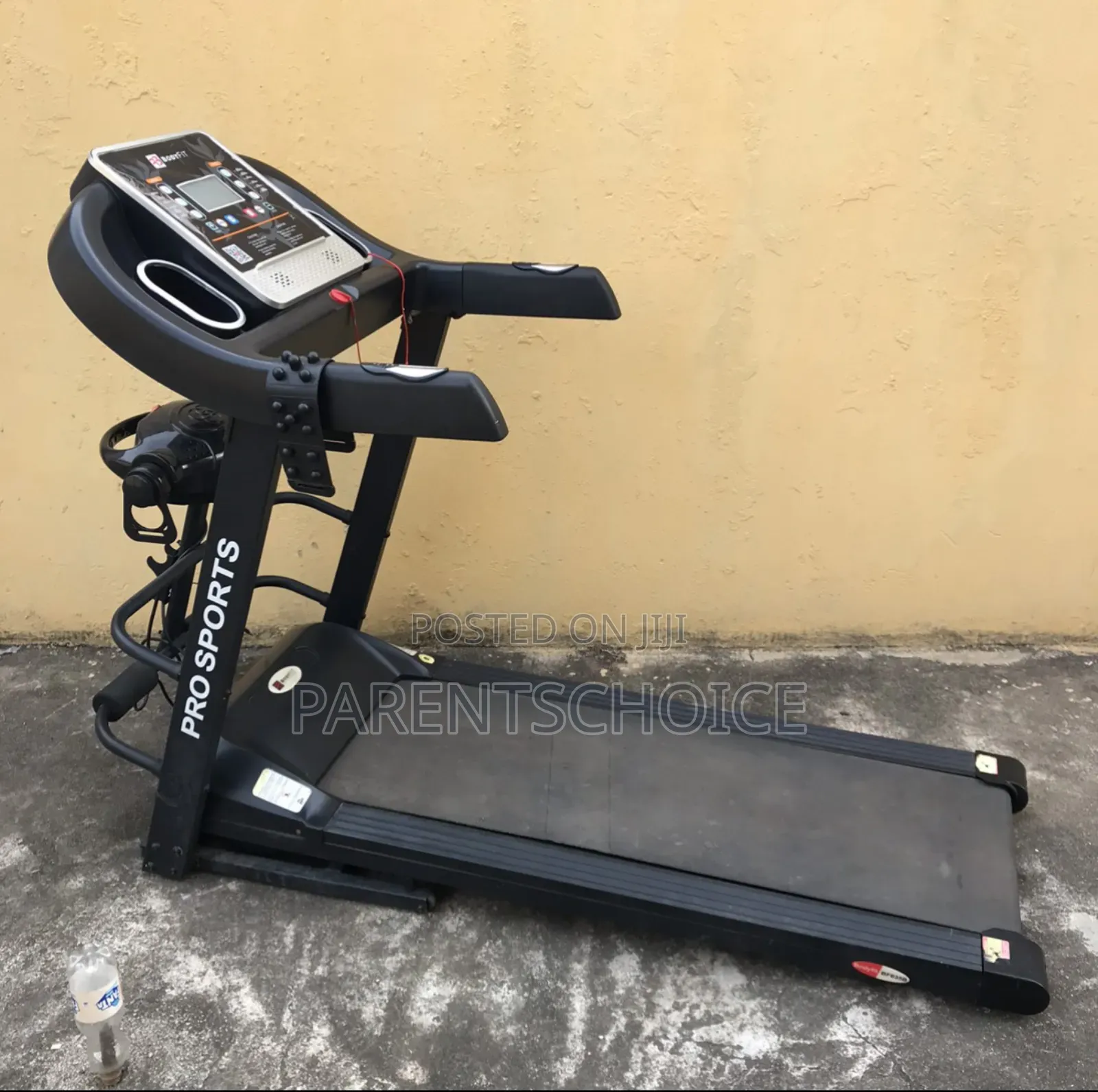 2.5hp Bodyfit Treadmill With Massager 3.2 Inches LCD Screen