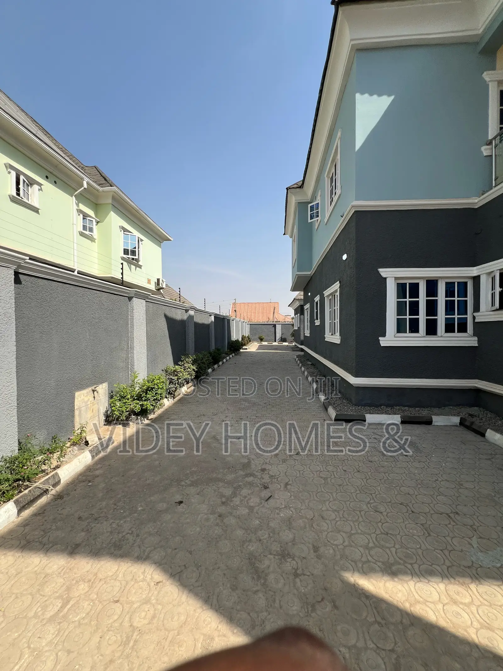 5bdrm Duplex in Standard Estate, Galadimawa for rent