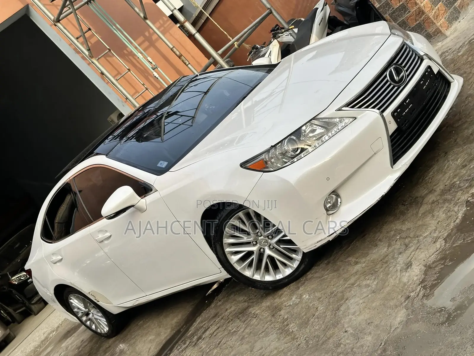 Lexus ES 350 FWD 2013 White