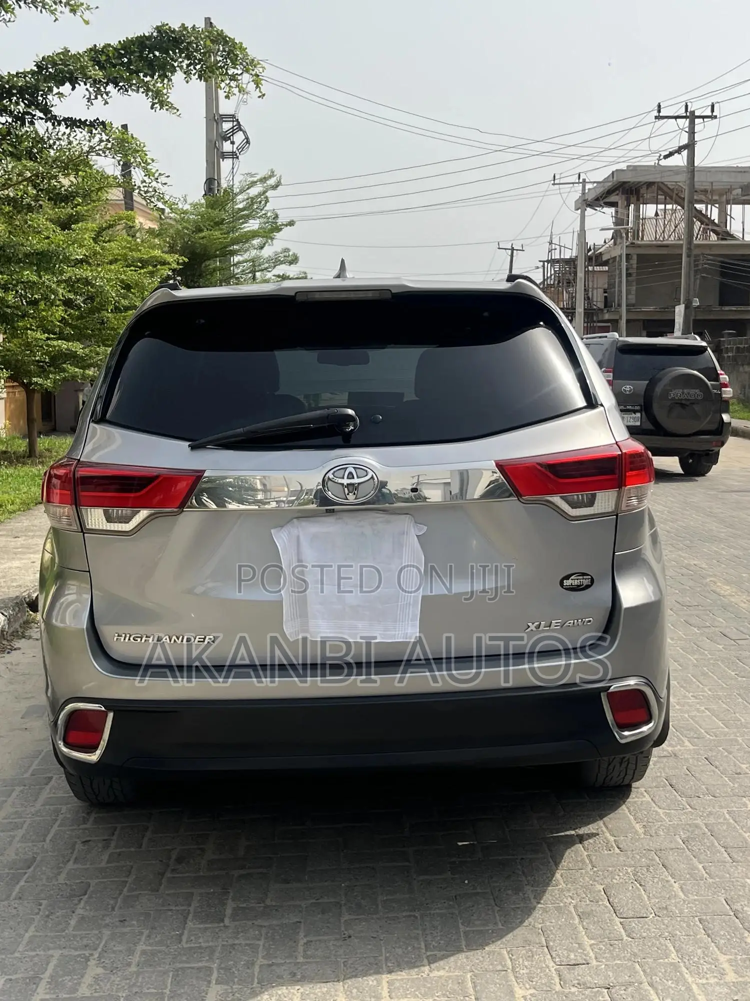 Toyota Highlander XLE 4x4 V6 (3.5L 6cyl 8A) 2017 Silver
