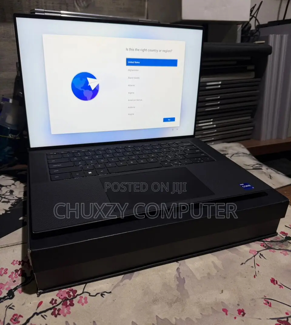 New Laptop Dell XPS 15 (9530) 32GB Intel Core i7 SSD 1T