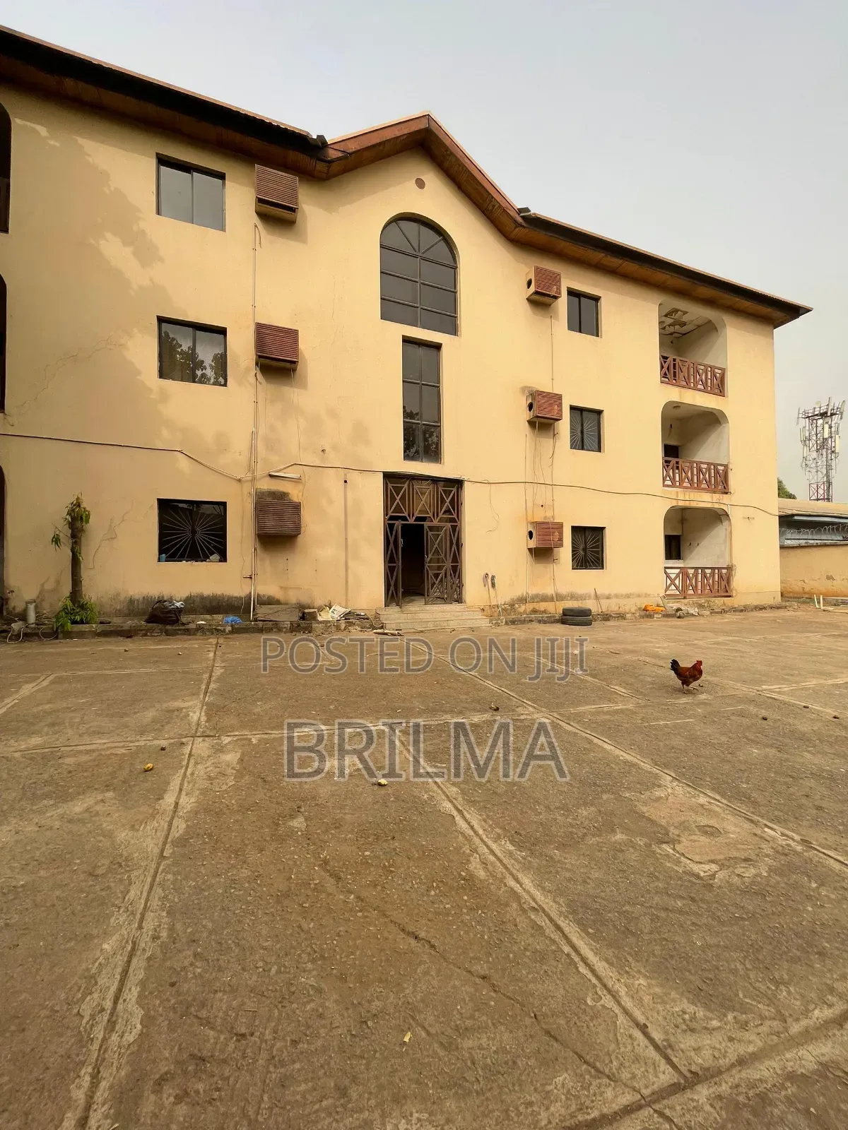 3bdrm Block of Flats in Zone 6 / Wuse for sale