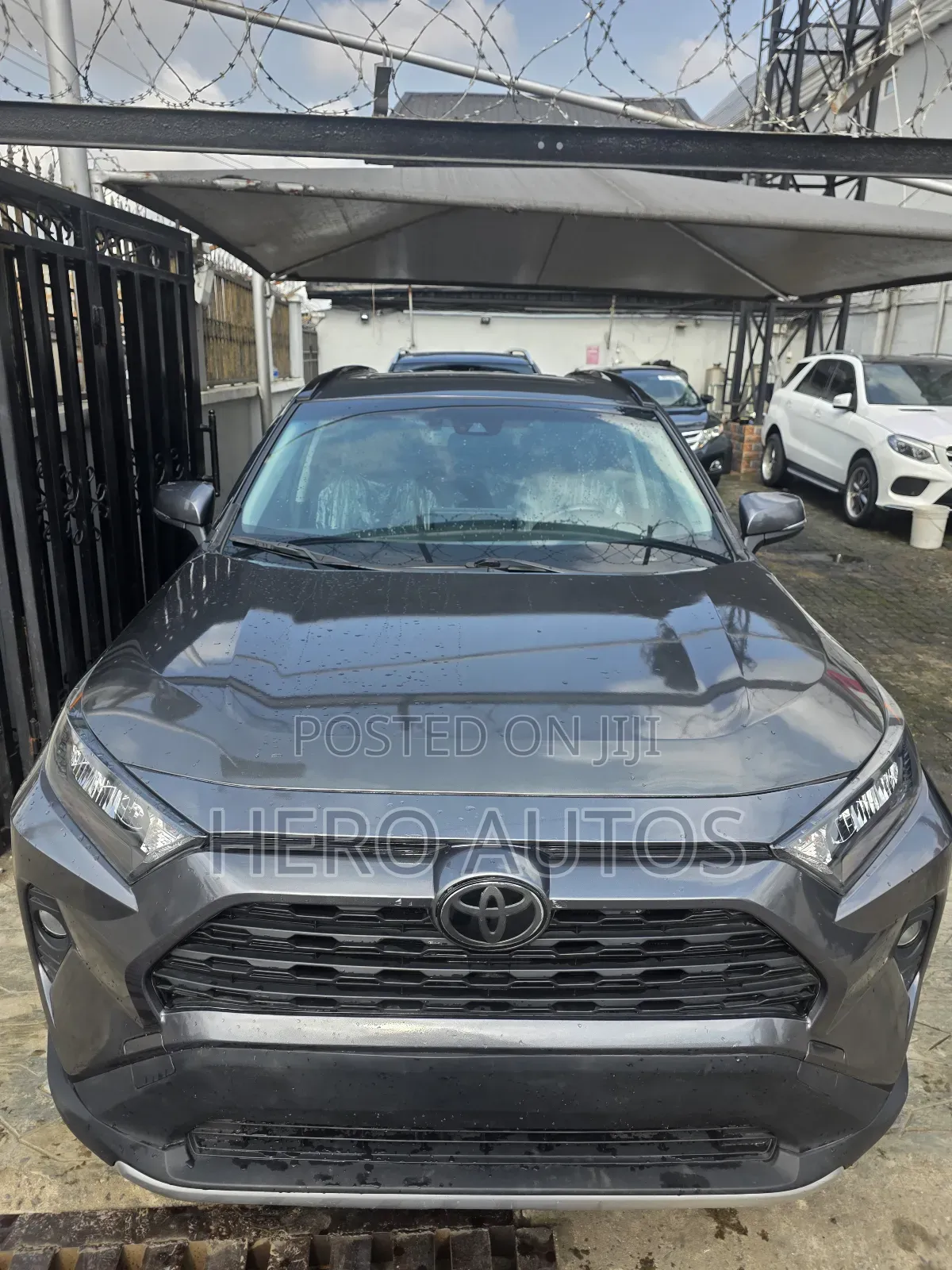 Toyota RAV4 XLE AWD 2020 Gray