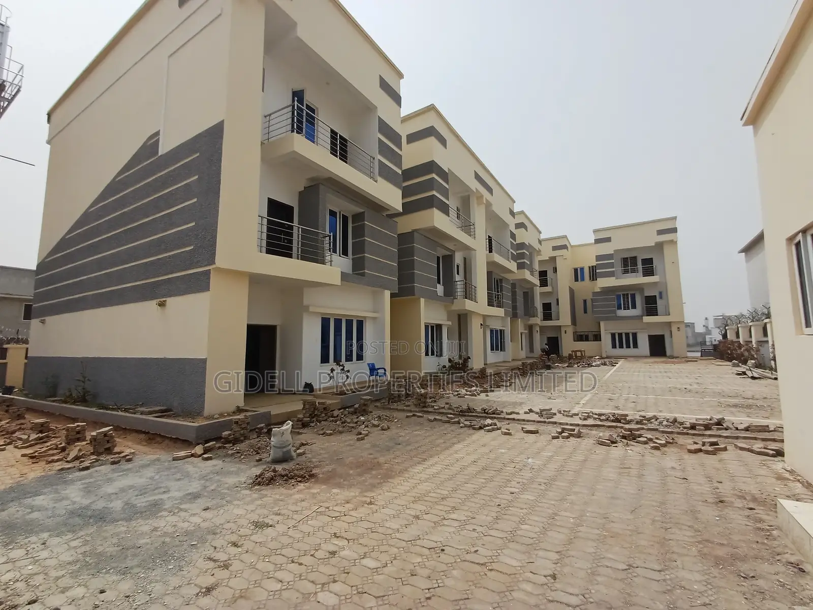 4bdrm Townhouse / Terrace in Guzape District for rent