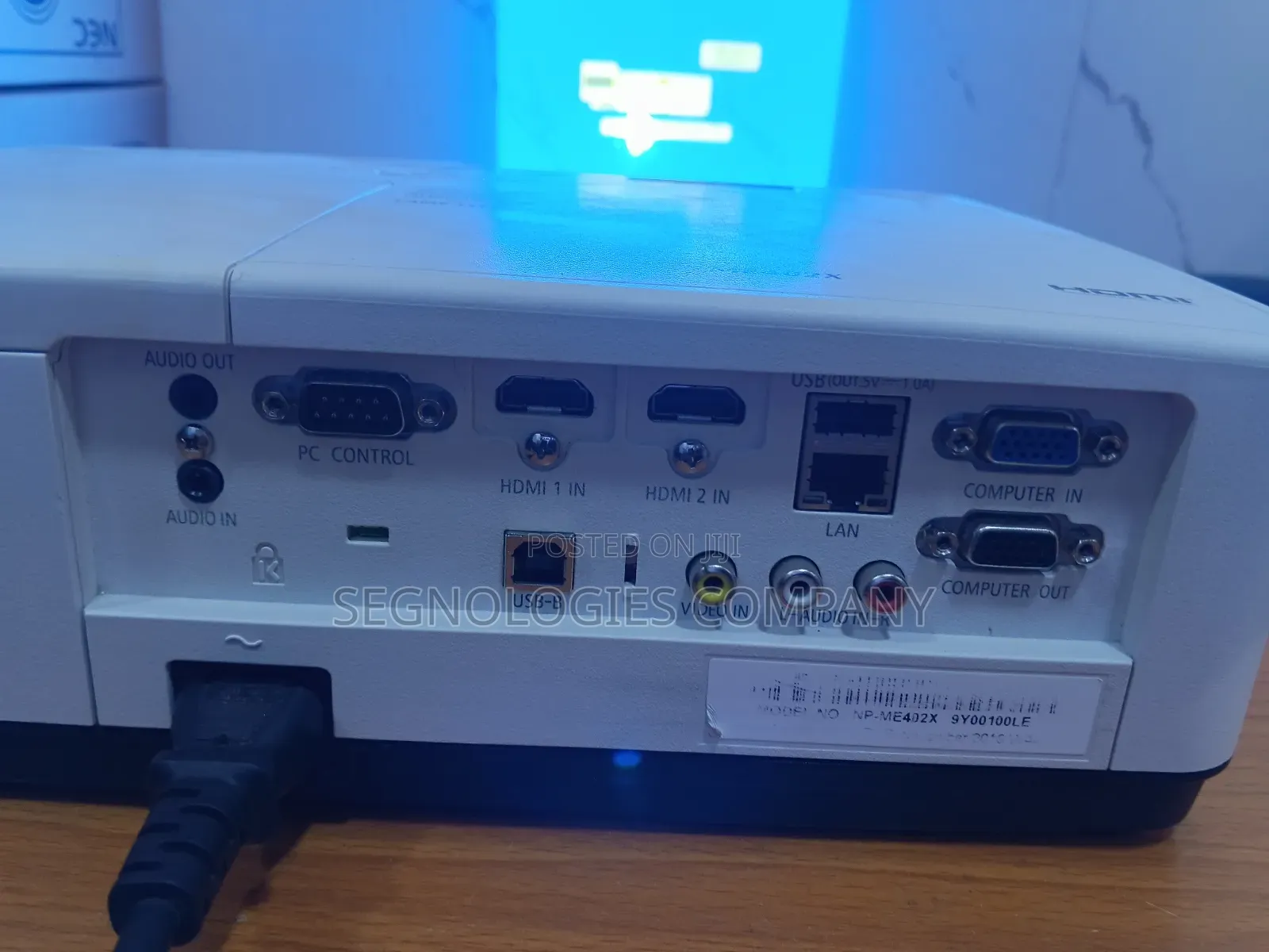 Nec Np-me402x 4000 Lumens Lcd Projector