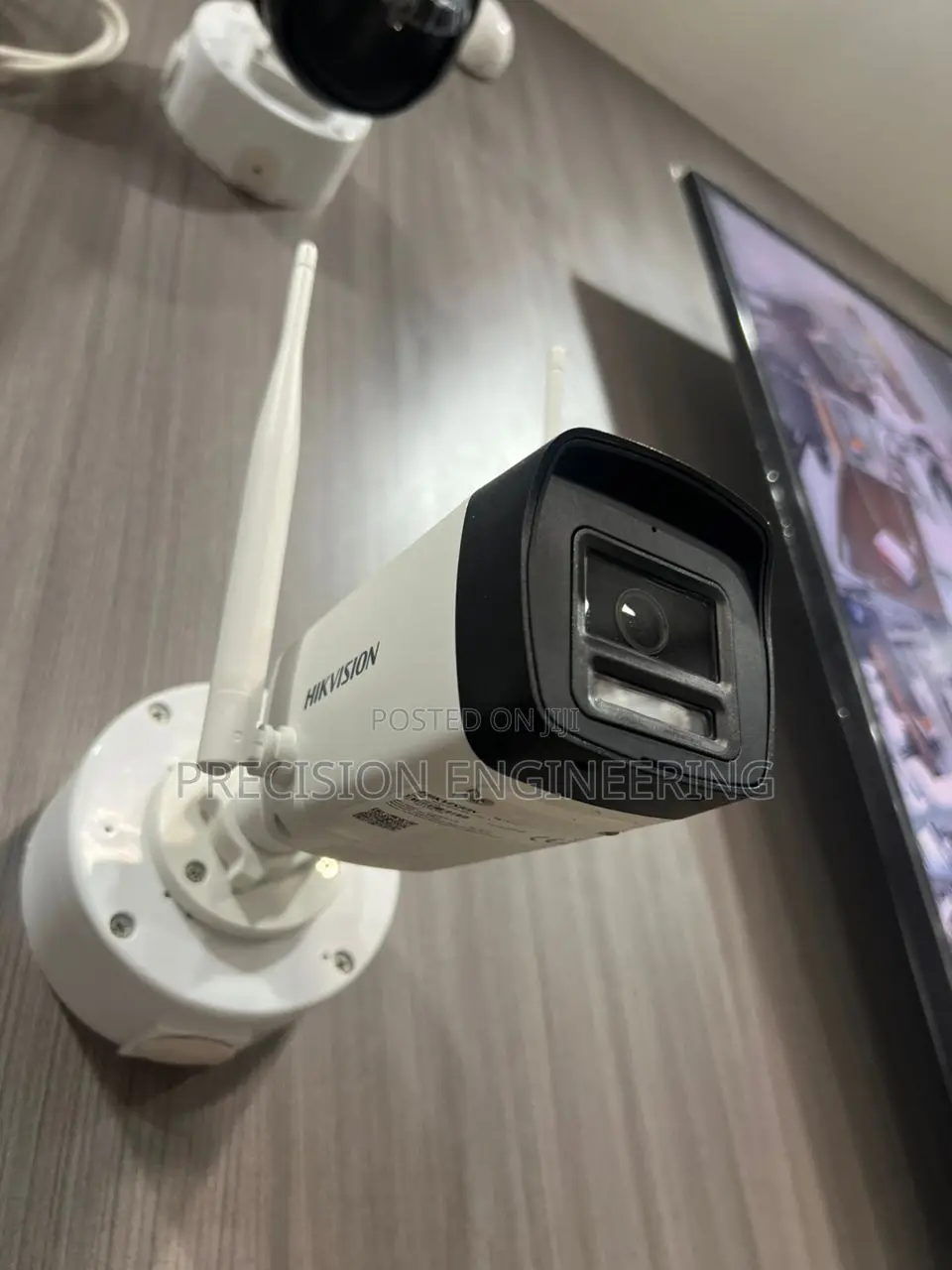 Hikvision Nks422w02h 2mp H.265 One Bullet + One Turret Wifi Nvs Kit