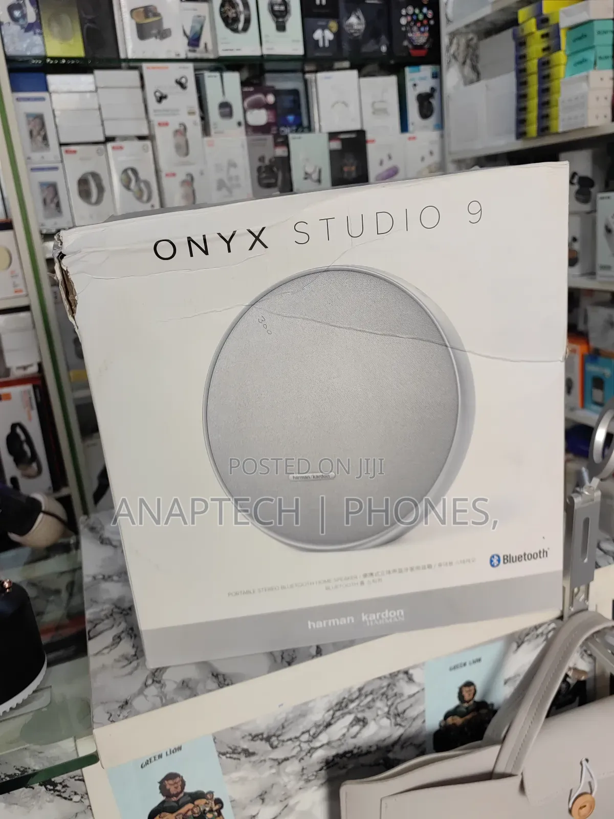 Onyx Studio 9 Harman Kardon Bluetooth Speaker