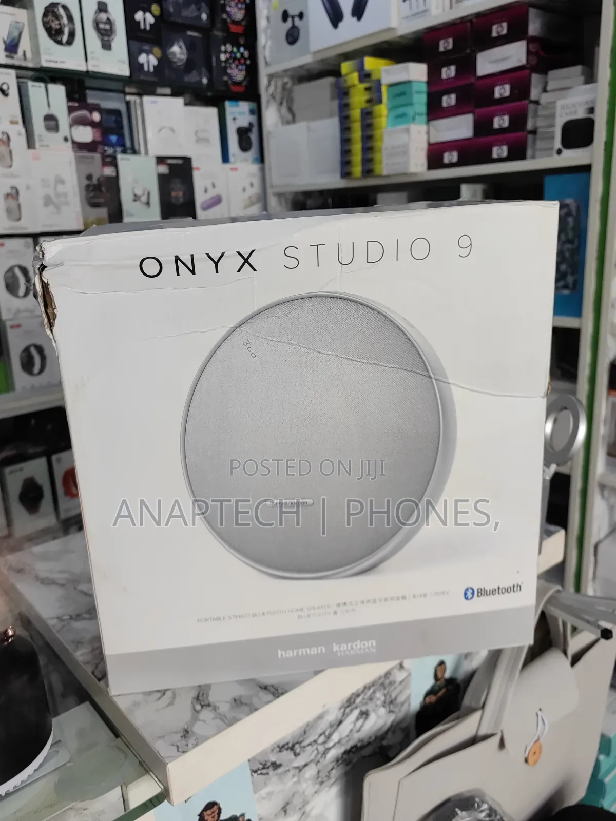 Onyx Studio 9 Harman Kardon Bluetooth Speaker